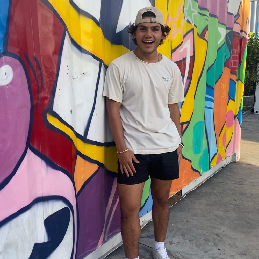 Meet your Posher, Diego